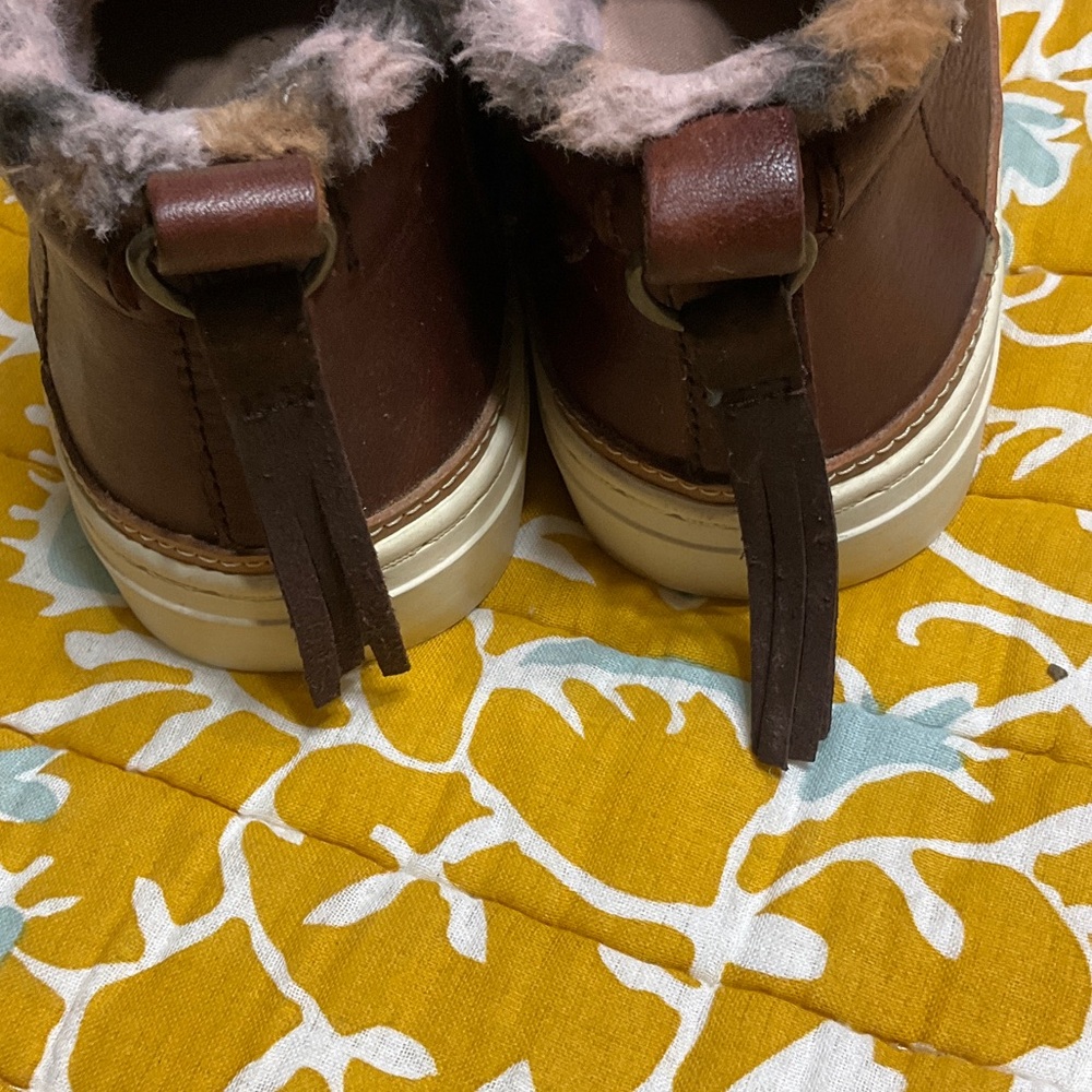 🔥Final Mark Down! Toms Brown Leather Ankle Booties with Faux Fur Trim - Picture 16 of 16